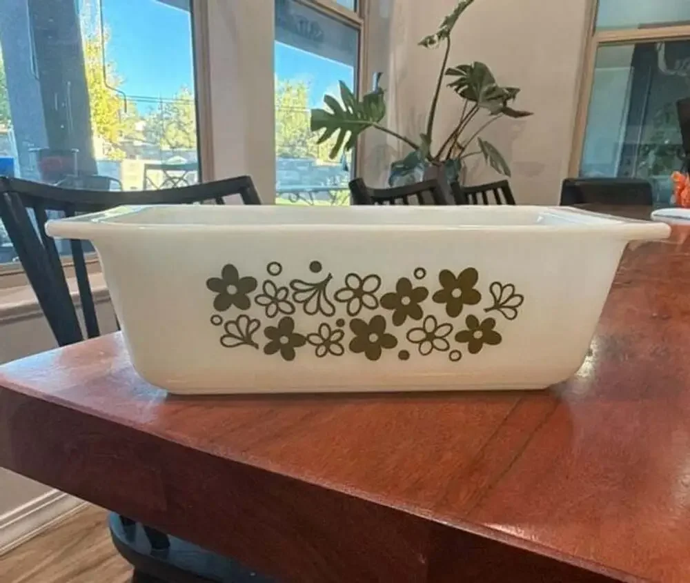 Vintage Pyrex Spring Blossom Crazy Daisy Bread Loaf Pan 913